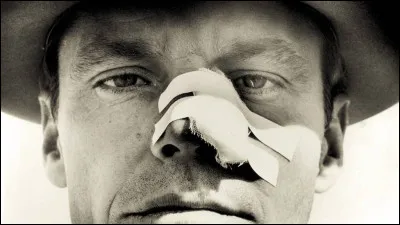 Quelle actrice accompagne Jack Nicholson dans le film "Chinatown" ?