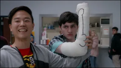 Harcèlement : si tu te fais harceler, parles-en à tes amis ou à ta famille 
 et si tu harcèles les autres, parles-en à quelqu'un qui sait que c'est parce que tu te sens seul que tu fais ça.
Qui es-tu ?