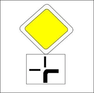 Je tournerai  gauche  la prochaine intersection.