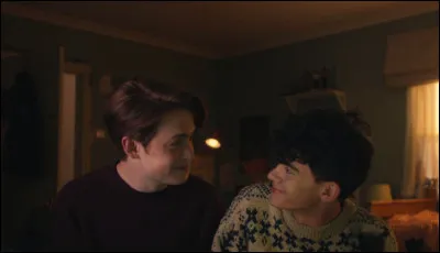 Qu'essaye d'apprendre Charlie &agrave; Nick quand celui-ci vient chez lui ?