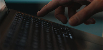 À la fin de l'épisode, que recherche Nick sur Internet ?
(Réponse en anglais)