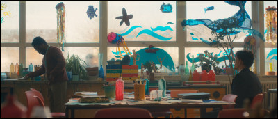 Que demande Charlie à Mr. Ajayi ?