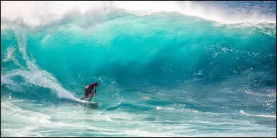 Quelle est la médaille remportée par Johanne Defay en surf ?