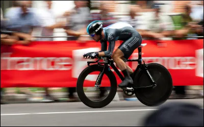 Quelle est la médaille remportée par Benjamin Thomas au cyclisme sur piste, dans l'épreuve de l'omnium ?