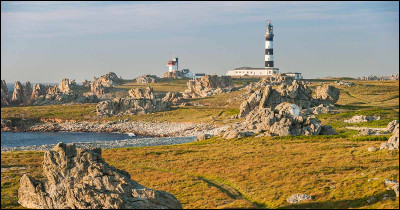 Armorique : laquelle de ces îles, classée ''Réserve de Biosphère'' par l'Unesco, fait partie du parc d'Armorique ?