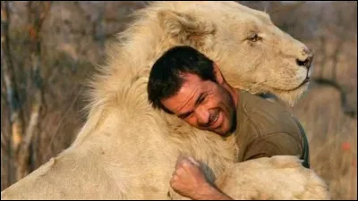 Est-ce que tu as l'impression que des fois tu as la bête en toi qui s'éveille ? (Quand tu es en colère, tu commences à agir comme un tigre.)