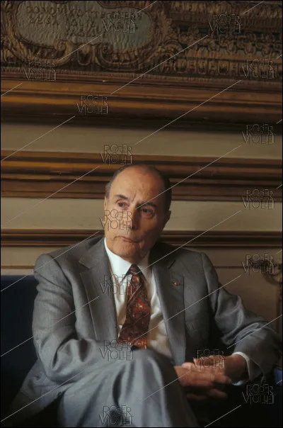 Cet ancien président de la République était surnommé "Tonton" ou "Dieu". Quel était son prénom ?