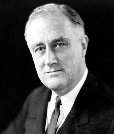 Il fut élu le 8 novembre 1932 mais ne prêta serment quen mars de lannée suivante. Ainsi, il devint le 32e président des États-Unis. De qui sagit-il ?