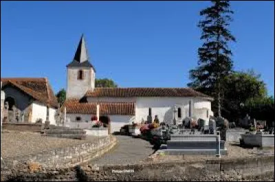 Village de l'aire d'attraction Orthézienne, traversé par le Luy de Béarn, Lacadée se situe dans l'ancienne région ...
