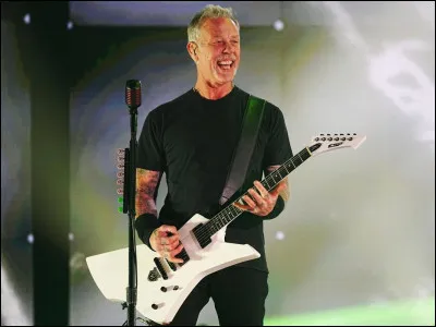 Comment s'appelle ce mythique chanteur et guitariste de métal américain ?