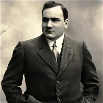 Quelle chanson napolitaine, enregistr&eacute;e par Enrico Caruso, a &eacute;t&eacute; reprise par Elvis Presley sous le titre "It�s Now or Never" ?