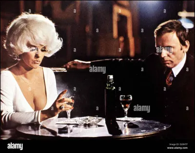 "Un homme est mort" est joué par Alain Delon.