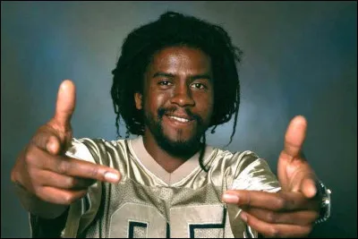 Qui est ce chanteur, auteur du tube ''Chacun sa route'' ?