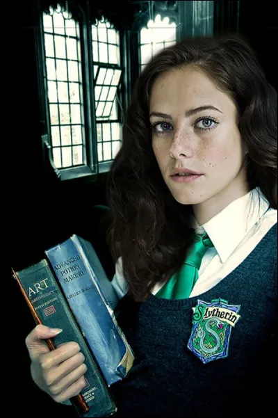 Comment s'appelle la sur d'Astoria Greengrass ?