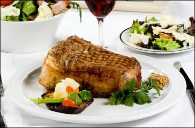 Voilà une superbe pièce buf d'au moins 3 cm d'épaisseur dont les amateurs de viande rouge se délecteront ! Que nous annonce-t-on ?