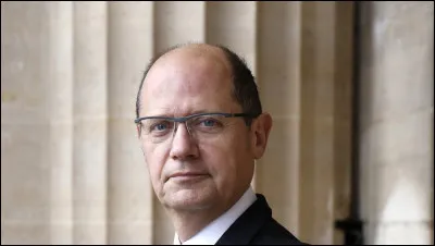 Qui est ce journaliste et chroniqueur judiciaire, présentateur du magazine télé ''Justice en France'' depuis 2022 ?