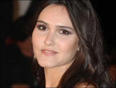 Quel est le prénom de ''Jonathan'', auteure-compositrice-interprète, guitariste, actrice et chanteuse ?