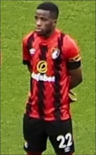 Quel est le nom de ce milieu offensif international ivoirien évoluant à Bournemouth depuis 2023 ?
