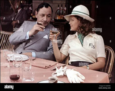 "Une femme à sa fenêtre" est un film interprété par Mireille Darc.