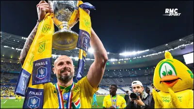 Défenseur emblématique du FC Nantes, c'est...