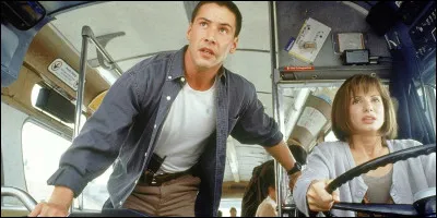 Comment s'appelle le film où une passagère d'un bus se retrouve obligée de le conduire pour ne pas qu'une bombe explose ?