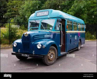 André Claveau : Le petit train. (la chanson est de 1952)
"Un p'tit train s'en va dans la campagne
Un p'tit train s'en va de bon matin
On le voit filer vers la montagne...
...La garde-barrière agite son drapeau rouge
Pour dire bon voyage au vieux mécanicien
Mais dans les wagons nuls voyageurs ne bougent
Car ils prennent tous

Que prennent-ils ?