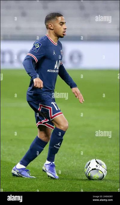 Quel est le nom de ce défenseur français évoluant au Paris Saint-Germain ?