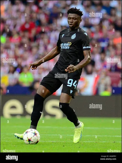 Quel est le nom de ce défenseur central international ivoirien évoluant au Racing Club de Strasbourg ?