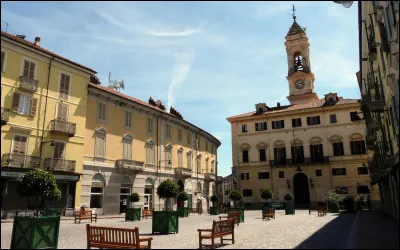 Chaque hiver, la ville italienne dIvrea est le théâtre dune fête épique ; laquelle ?