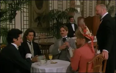 Cette actrice italienne est Valérie dans "Mort d'un pourri" et Odette de Crécy dans "Un amour de Swann" :