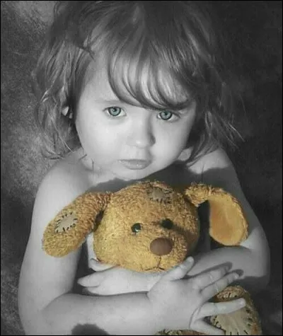 Qui chantait, dans les années 60 "Moi je dors avec Nounours dans mes bras" ?