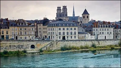 Appartenant au temps de la monarchie à la lignée des Valois, commençant par O, avec ces 105 000 habitants c'est la ville la plus peuplée.