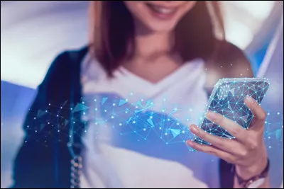 Selon une revue américaine, regarder un smartphone dans l'obscurité complète peut rendre temporairement aveugle.