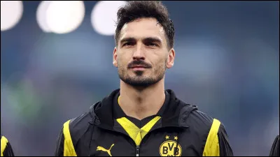 Deuxième défenseur central, on reconnaît :