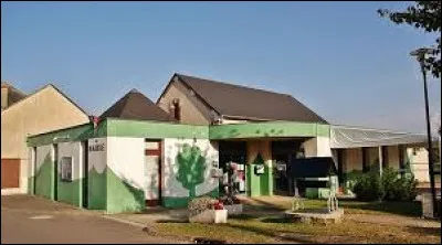 Village Berrichon, Gardefort se situe en région ...