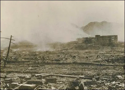 Comment se nomment les deux villes bombardées par les Américains les 6 et 9 août 1945 ?