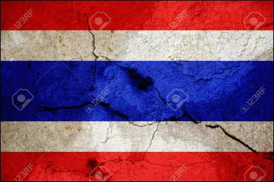 La Thaïlande, dirigée par Plaek Phibunsongkhram de 1938 à 1944, s'aligna sur le Japon et l'aida dans ses batailles. Quel pays d'Asie de l'Est fut attaqué par la Thaïlande en 1942 ?