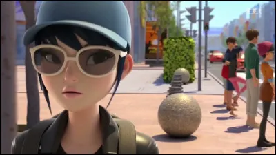 Parmi ces objets, lesquels Fei a-t-elle volés à Marinette ?