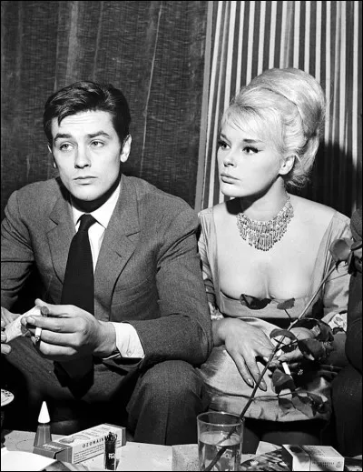 Quel est le prénom d'emprunt de l'actrice Francine Canovas qu'Alain Delon épouse en 1964, suivit d'une séparation en 1967 et d'un divorce en 1969 ?