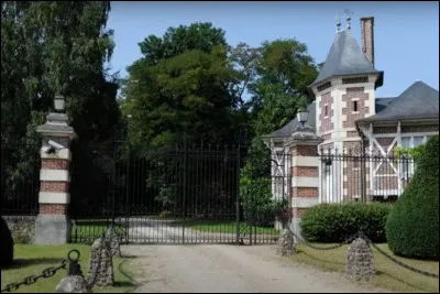 À quel âge Alain Delon est-il mort le 18 août 2024 dans sa propriété de la Brûlerie à Douchy-Montcorbon (Loiret) ?