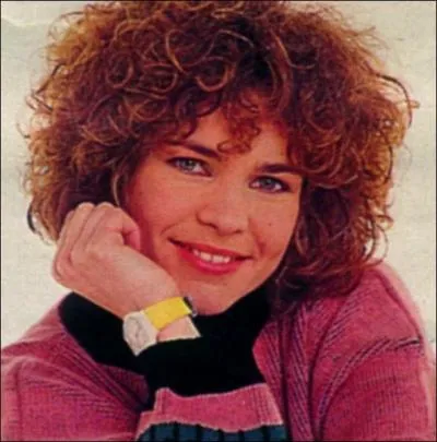 Quelles paroles dbutent la chanson des 'Btises', grand tube de Sabine Paturel ?