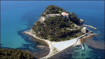 Bonus : Ville de vacances des présidents de la République au fort de Brégançon :