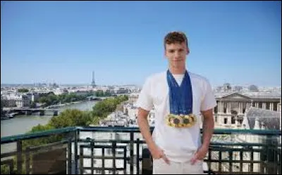 Quelle médaille a été obtenue par Léon en 2019, lors des championnats d'Europe juniors 2019 à Kazan ?
