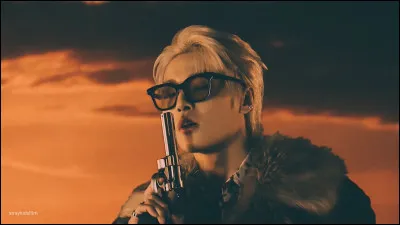 Quelle chanson interprète-t-il avec les membres Bangchan et Changbin ?