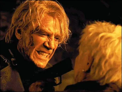 Après être remontés à la surface, ils se rendent dans une vieille cabane. C'est la scène finale. Qui meurt à la fin ?