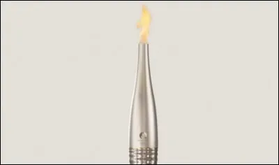 Qui a éteint la flamme olympique ?