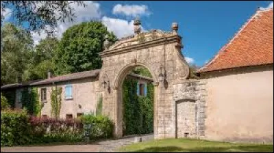 Nous terminons notre promenade en Lorraine, à l'entrée de l'abbaye de Villers-Bettnach. Ancienne commune de l'arrondissement de Metz, elle se situe dans le département ...
