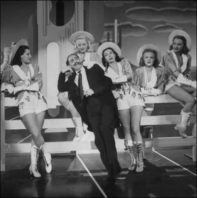 Quel grand acteur comique tient le rle principal de Lionel Devereaux dans 'Copacabana' sorti en 1947 ?