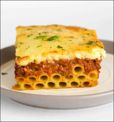 Si je vous dis "viande hachée, béchamel", vous me répondez...