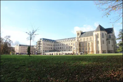 Quel est le nom du lycée où étudient les héros de Code Lyoko ?